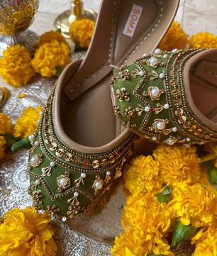 Mehendi hai Rachne Wali