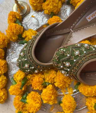 Mehendi hai Rachne Wali