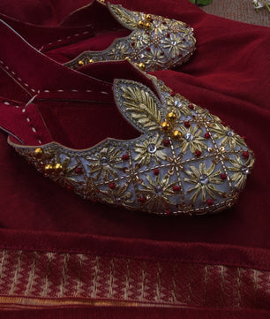 CHAMELI gota khussa with sequins and ghungroo, by SOMA