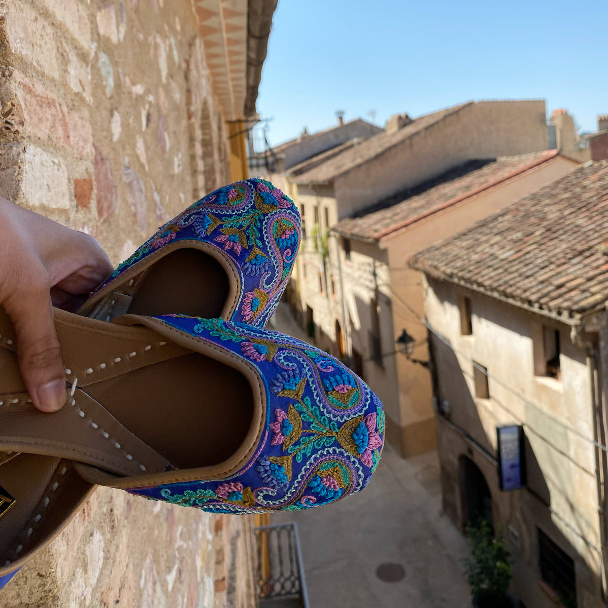 KASHMIRA Blue khussa handcrafted in Karachi by SOMA