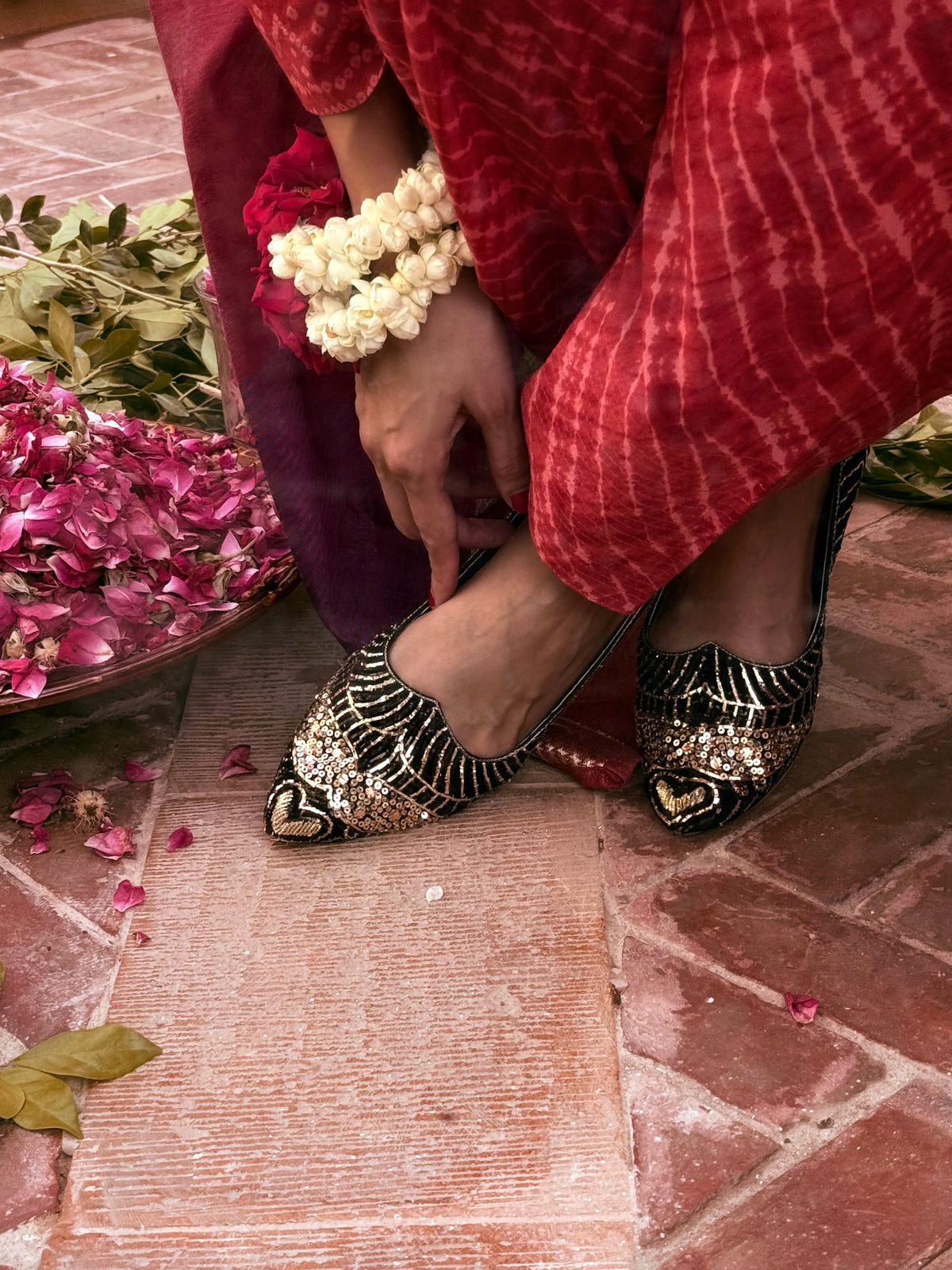 SASSI سسی – Black Velvet & Gold Mukesh Khussa