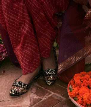 SASSI سسی – Black Velvet & Gold Mukesh Khussa