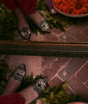 SASSI سسی – Black Velvet & Gold Mukesh Khussa