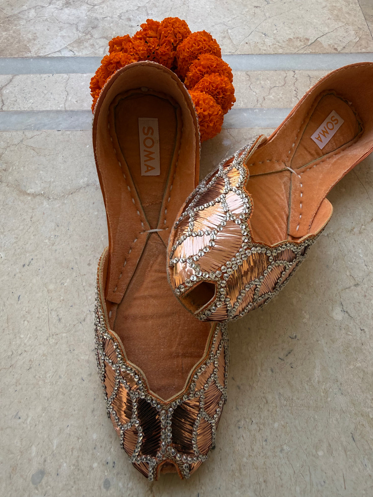 RAUNAK peep-toe in gold, silver and bronze mukesh, by SOMA