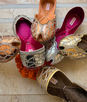 Hand-set mukesh work on SOMA RAUNAK peep-toe khussa