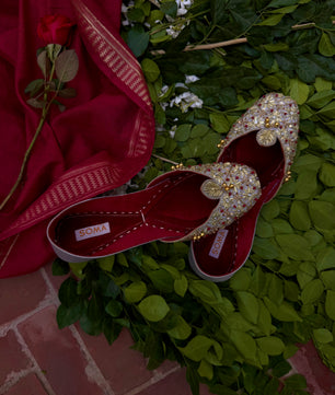 Gold gota flowers on SOMA CHAMELI bridal khussa