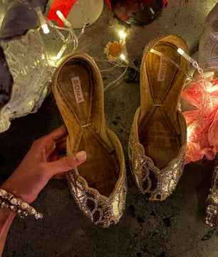Hand-set mukesh work on SOMA RAUNAK peep-toe khussa