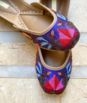 Kashmira khussa in pistachio green, ivory, black and navy