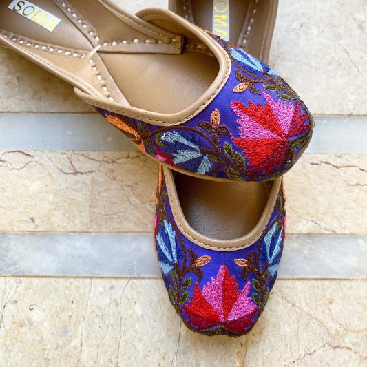 Kashmira khussa in pistachio green, ivory, black and navy
